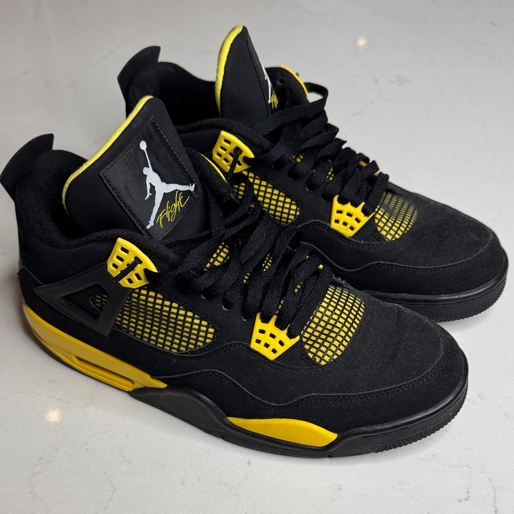 Authentic Jordan Retro 4 Thunders- Size 11